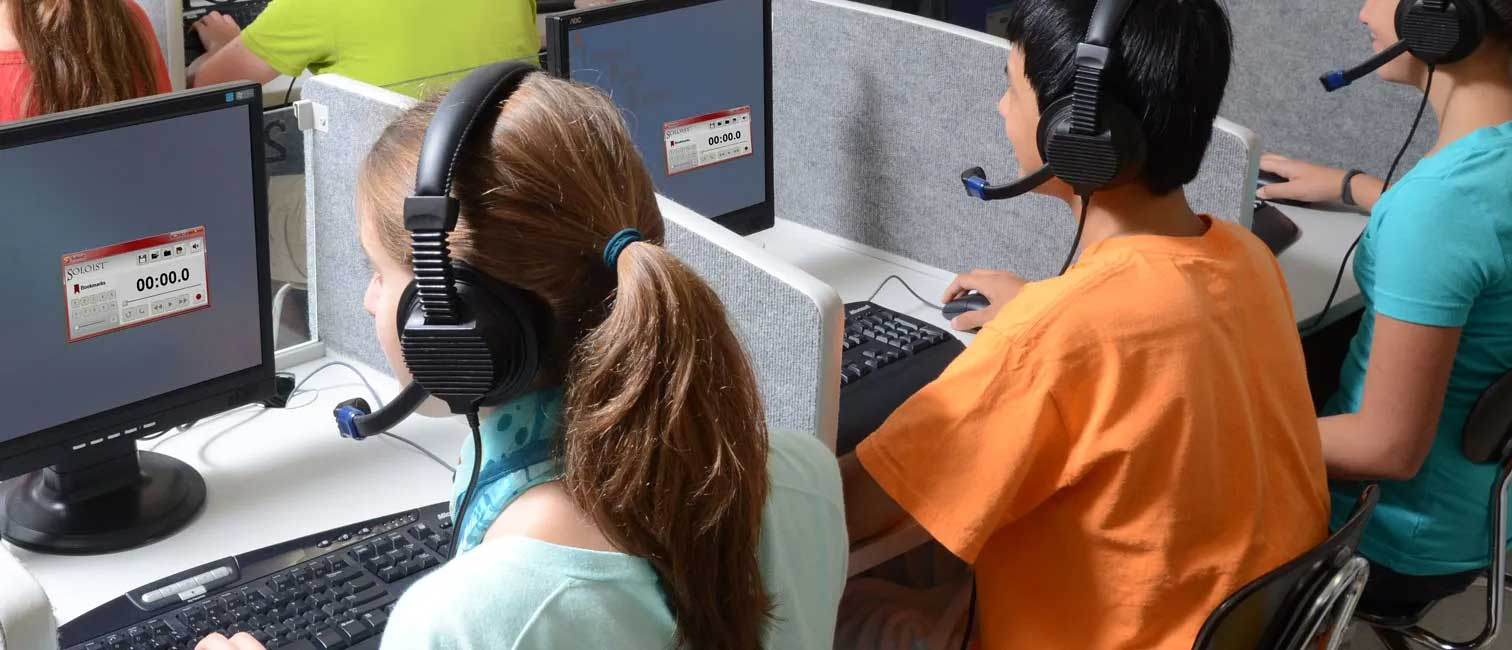 Soloist GUI students using SANS language learning softward